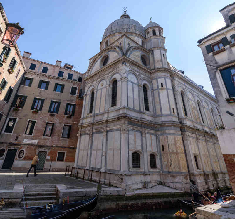 Italia - Venecia 161 - iglesia de Santa María de los Milagros.jpg